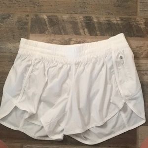 Lululemon Tracker short V 4”